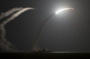 omahawk_Missile_fired_from_US_Destroyers